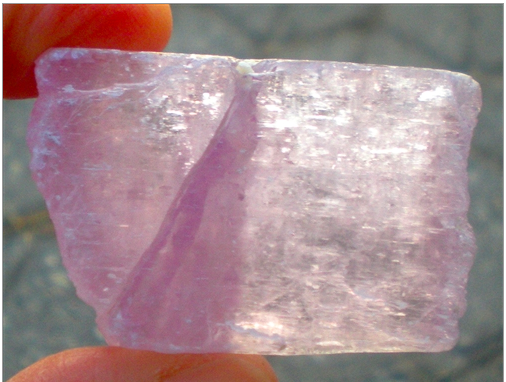 Kunzite Crystal Essence-133512