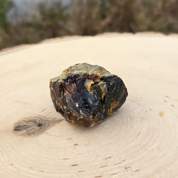 Natural Fluorescent Sumatra Amber