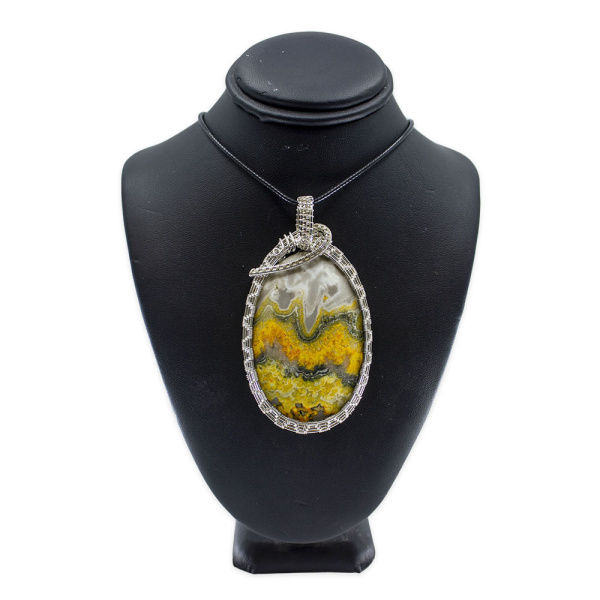 “Brilliant Aura” Pendant – Enchant the world with your presence. - Image 2