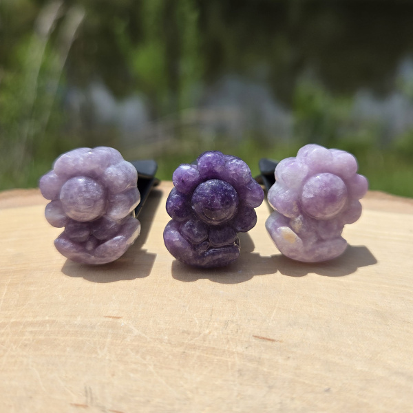 Lepidolite Sunflower Car Vent Clip - Image 2