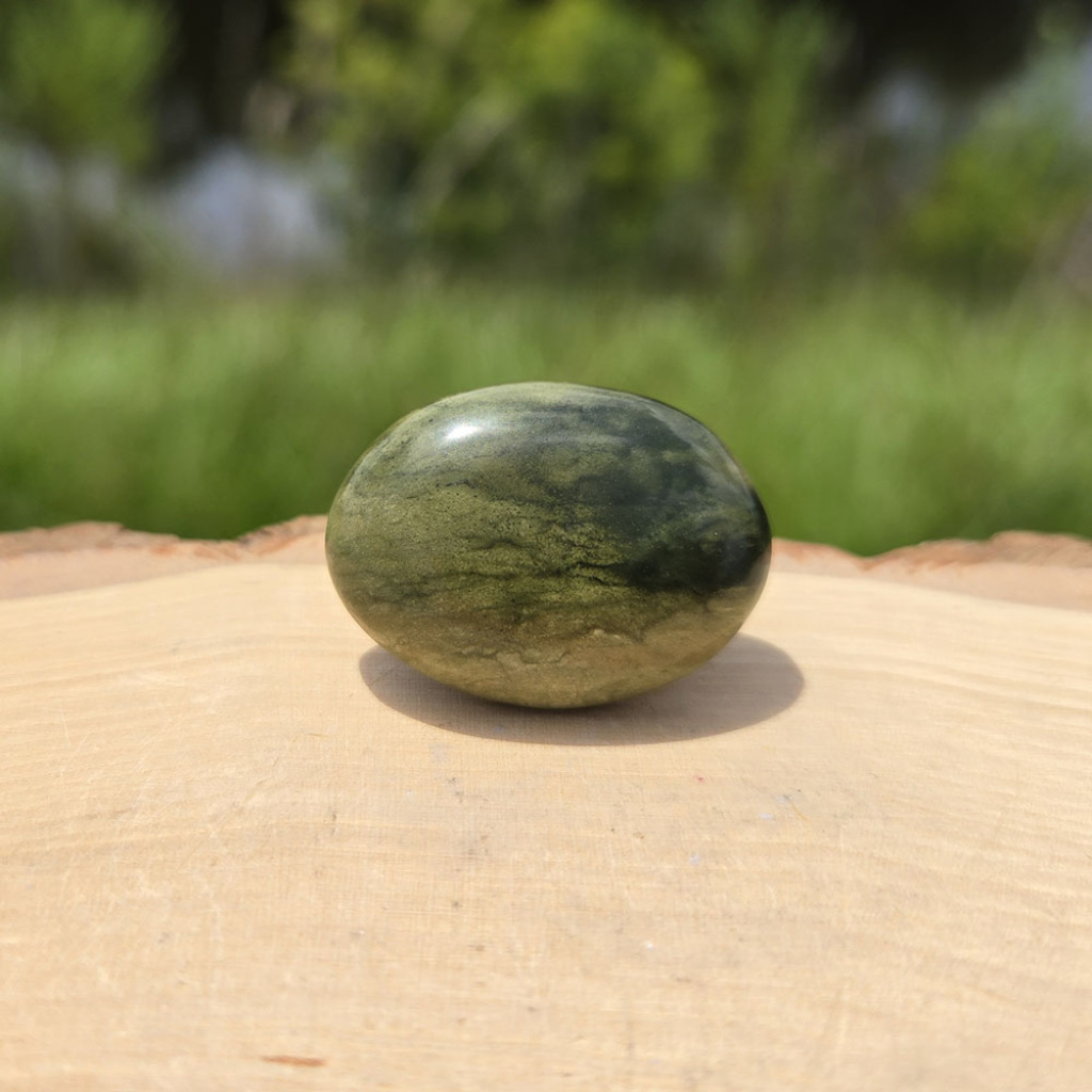 green-hair-jasper-cabochon-crystal-vaults