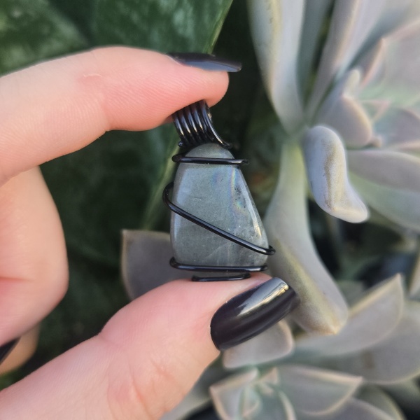 Labradorite Wire Wrapped Pendant - Image 2
